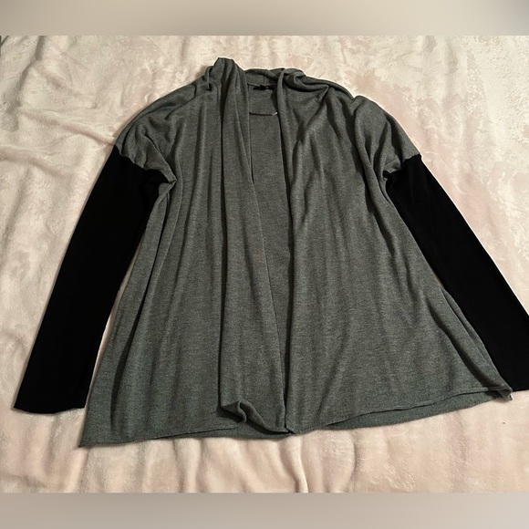 Apt 9 Gray with Black Accented Long Sleeves Open Front Cardigan, Womens Size XL - Picture 4 of 9